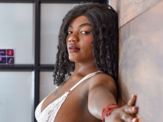 Webcam sex met Ebonyyfoxy