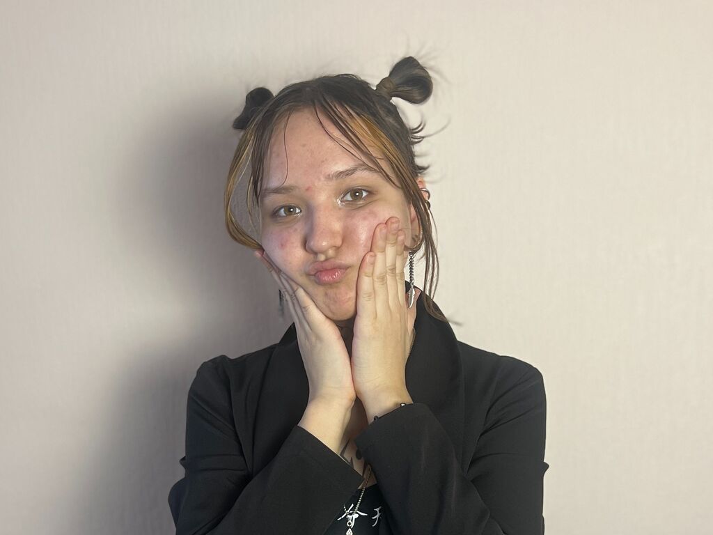 Edwinadenmon's profile - Image n°1