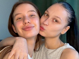 Sexo por webcam con Elaandtosha