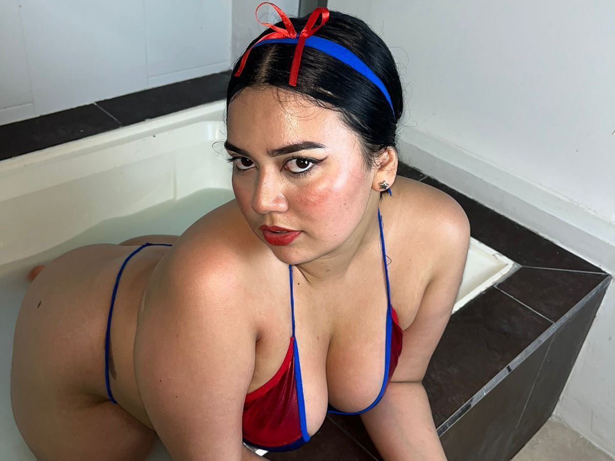 Elahilton's profile - Image n°2
