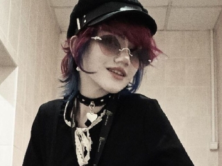 Sexo por webcam con Elanorciolek