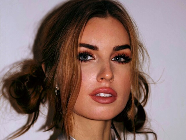 Elenast's profile - Image n°0