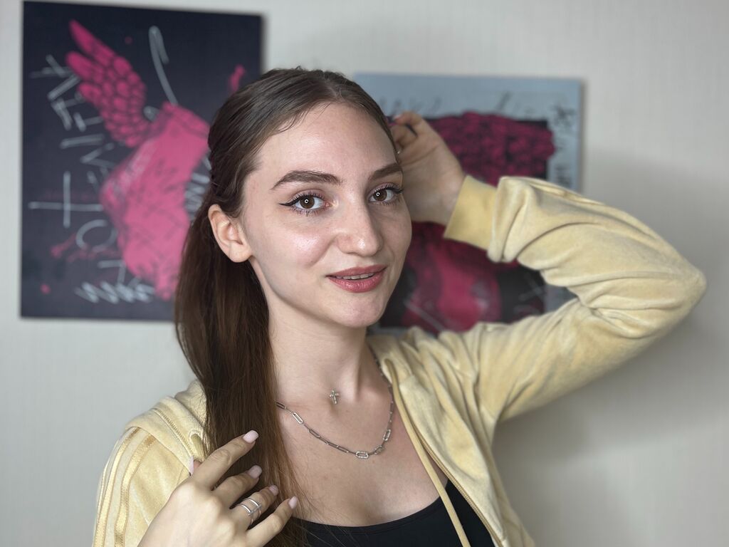 Elenebruster's profile - Image n°0