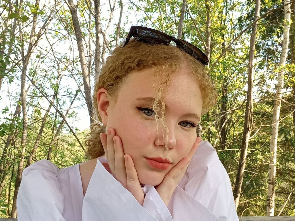 Elenefarleigh's profile - Image n°1