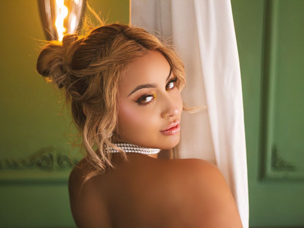 Elinahonney's profile - Image n°1