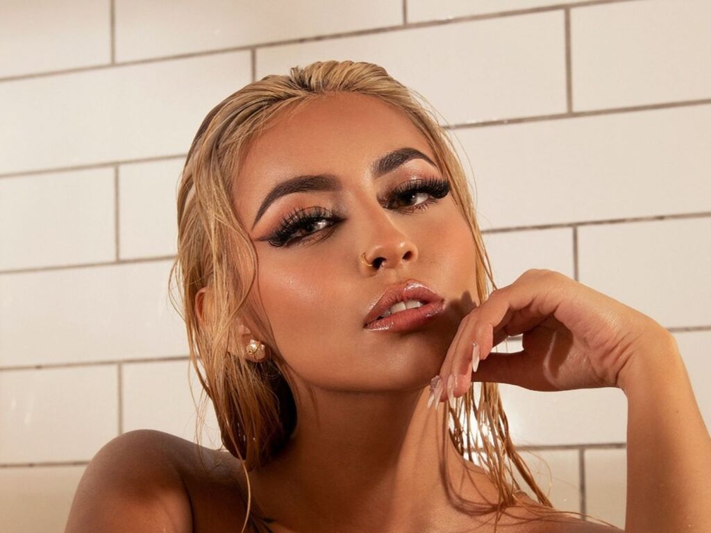 Elinahonney's profile - Image n°4