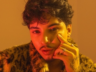 Webcam sex with Eliobeaumont