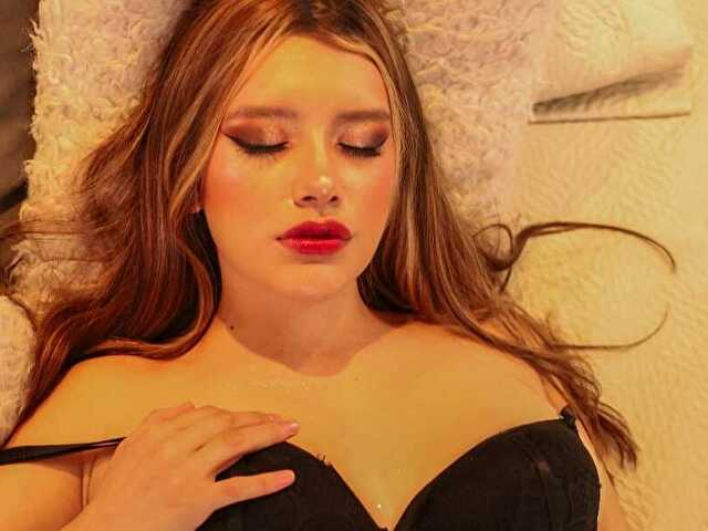 Annacoleman's profile - Image n°4