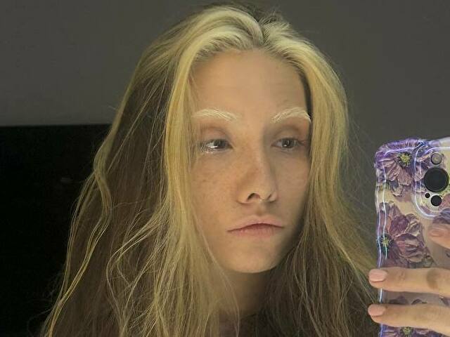 ElizaBrown's profile - Image n°8