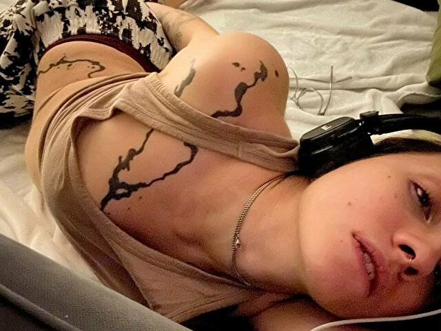 ElizaBrown's profile - Image n°3