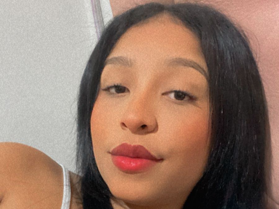 Ellaajames's profile - Image n°0