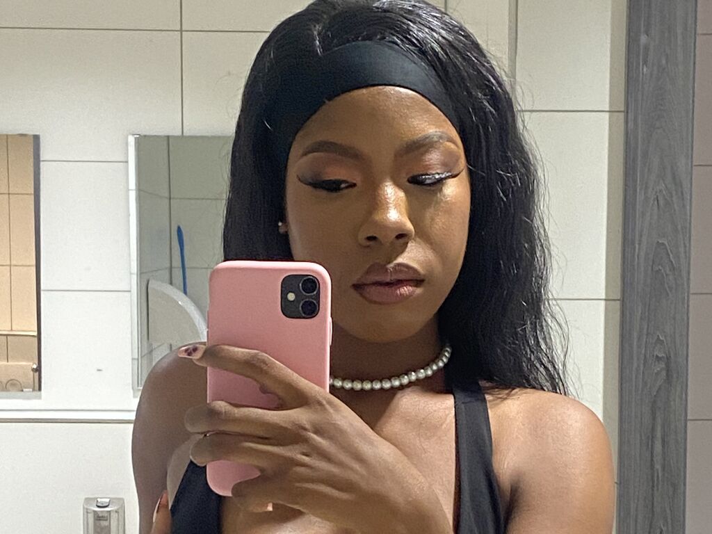 Ellaboo's profile - Image n°0