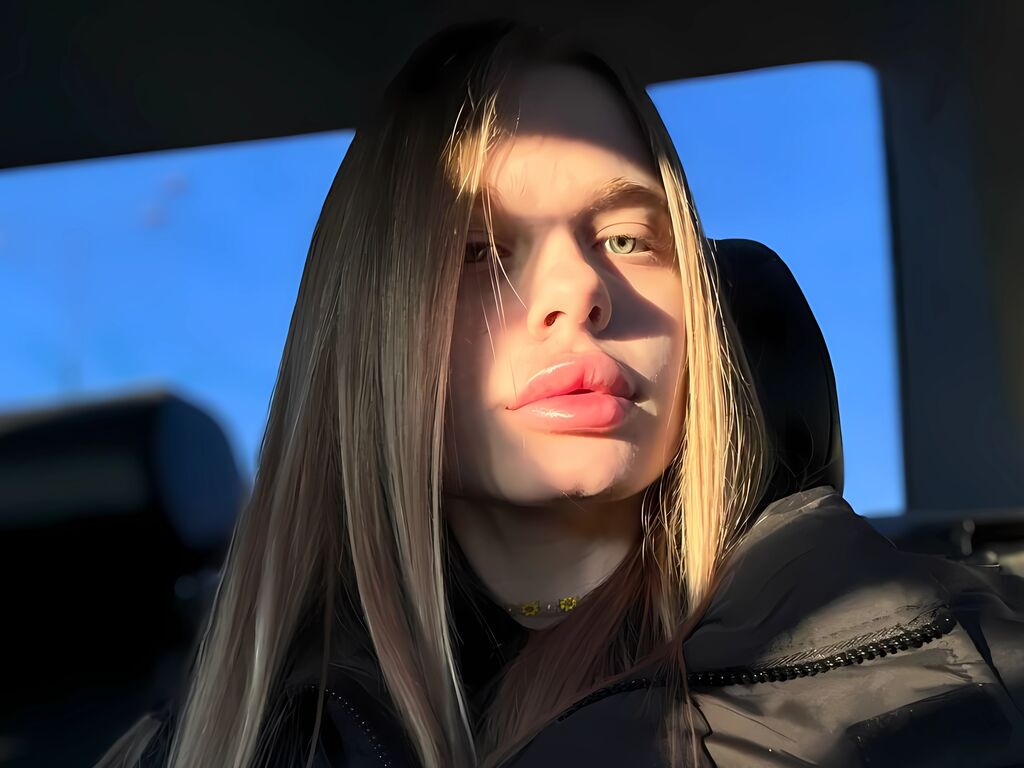 Ellettedodgson's profile - Image n°1