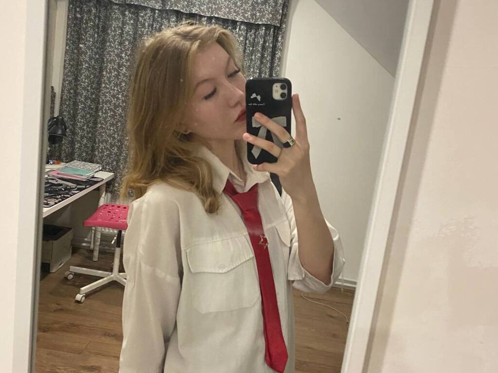 Ellieadamson's profile - Image n°0