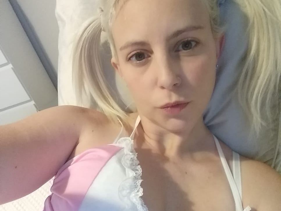 Elliesosubmissive's profile - Image n°0