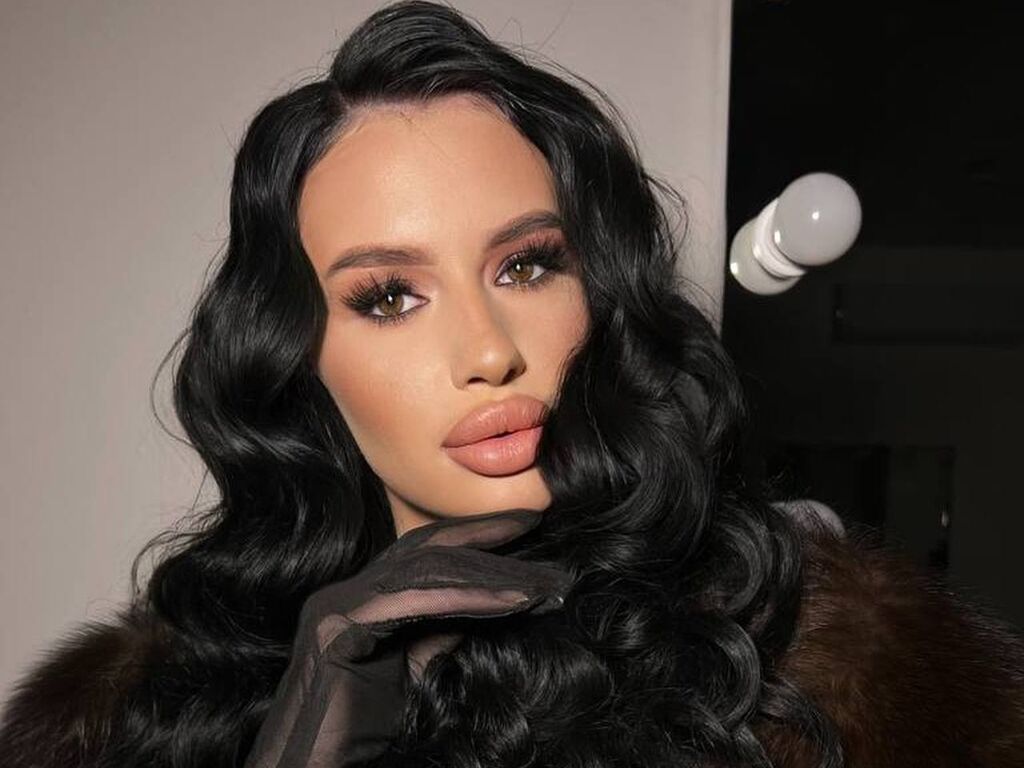 Ellinlovely's profile - Image n°1