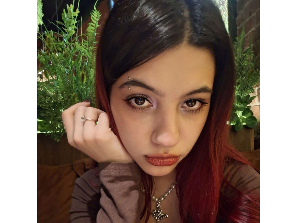 Ellischerry's profile - Image n°1