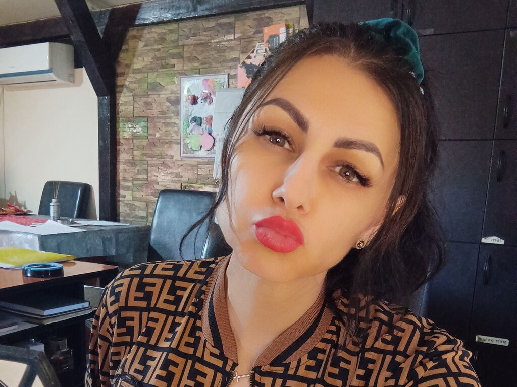 Ellyaparker's profile - Image n°1