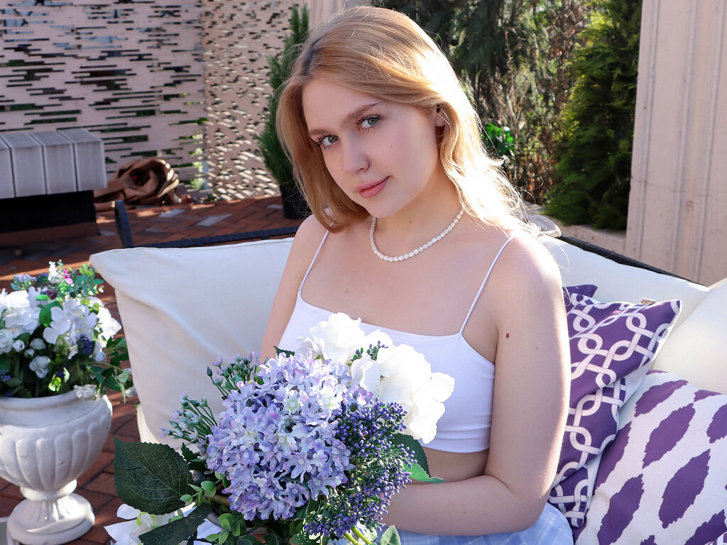 Ellypeach's profile - Image n°2