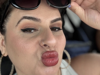 Sexo por webcam con Elonia