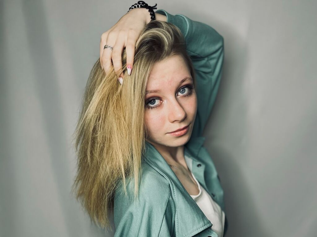 Elvacourtney's profile - Image n°0
