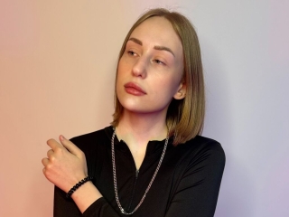 Webcam sex with Elvacutsforth