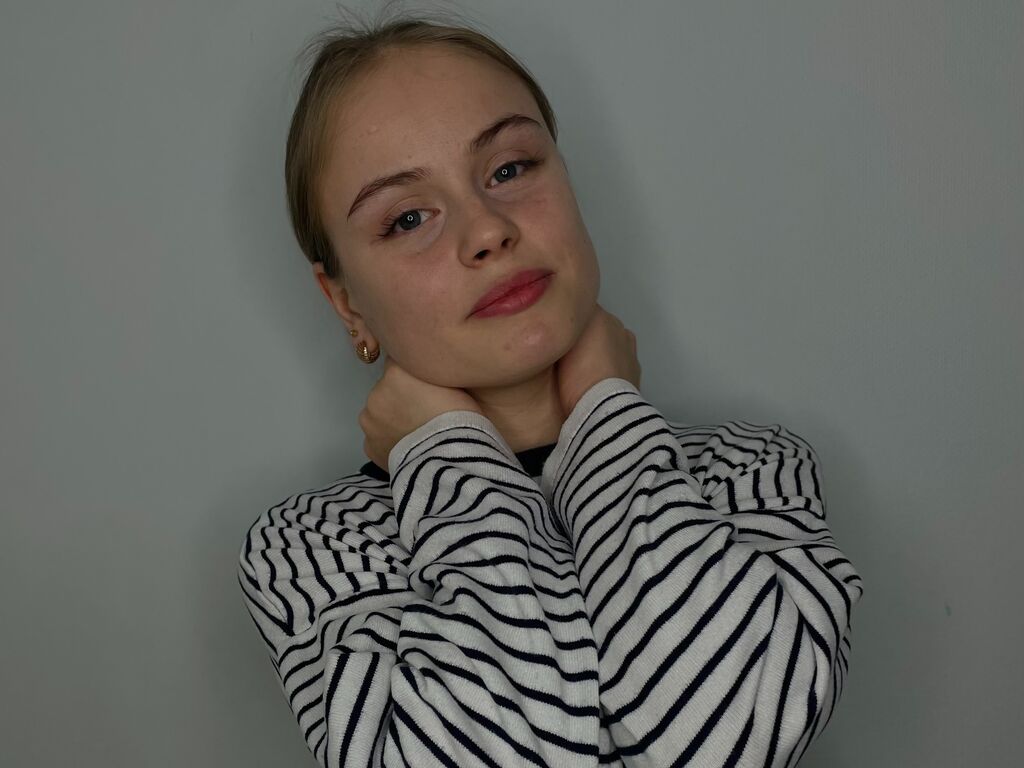 Elwinegambee's profile - Image n°0