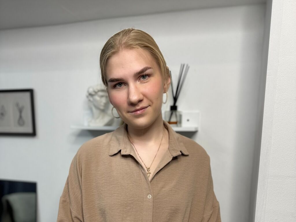 Elwynabradway's profile - Image n°0
