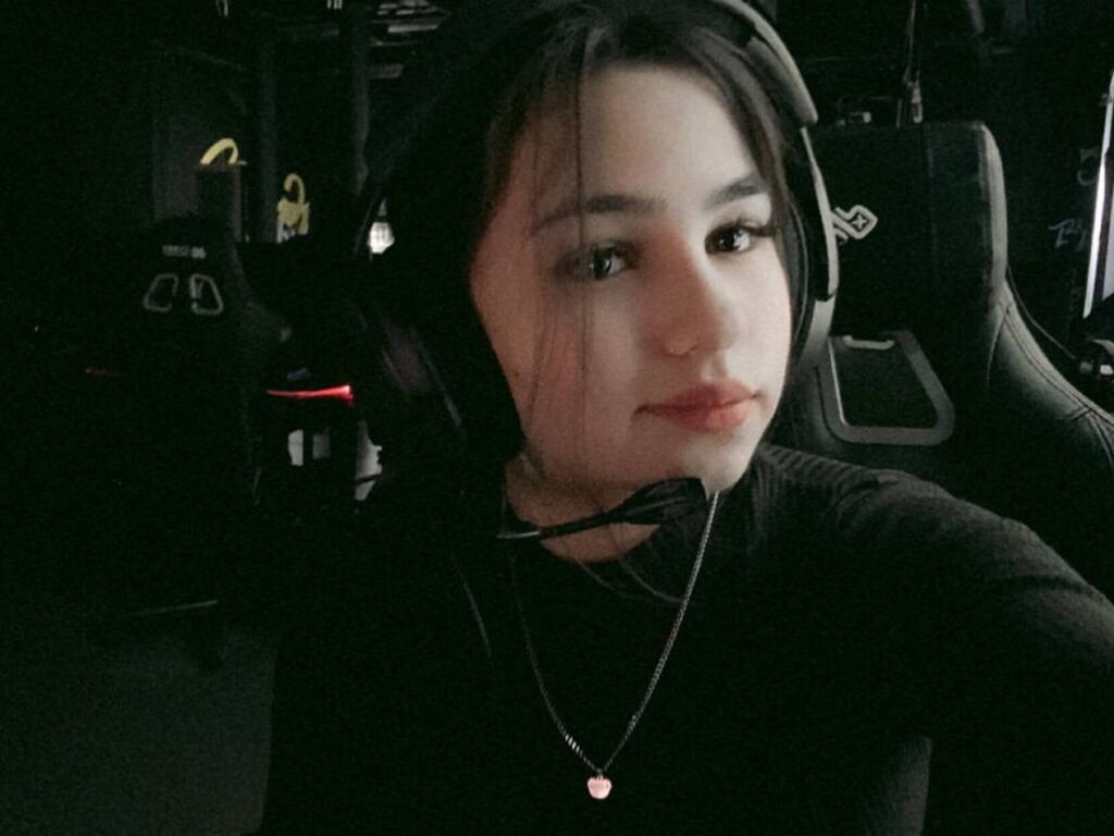Elwynahatt's profile - Image n°0