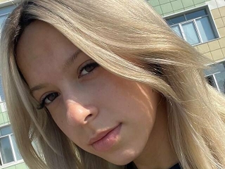 Sexo por webcam con ElzaX