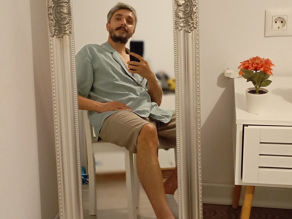 Emanuelmanuel's profile - Image n°1