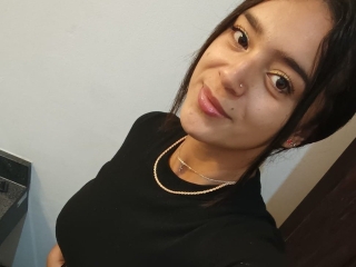 Webcam sex met Emilie_Clark
