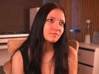 Webcam sex with Emilieshaper
