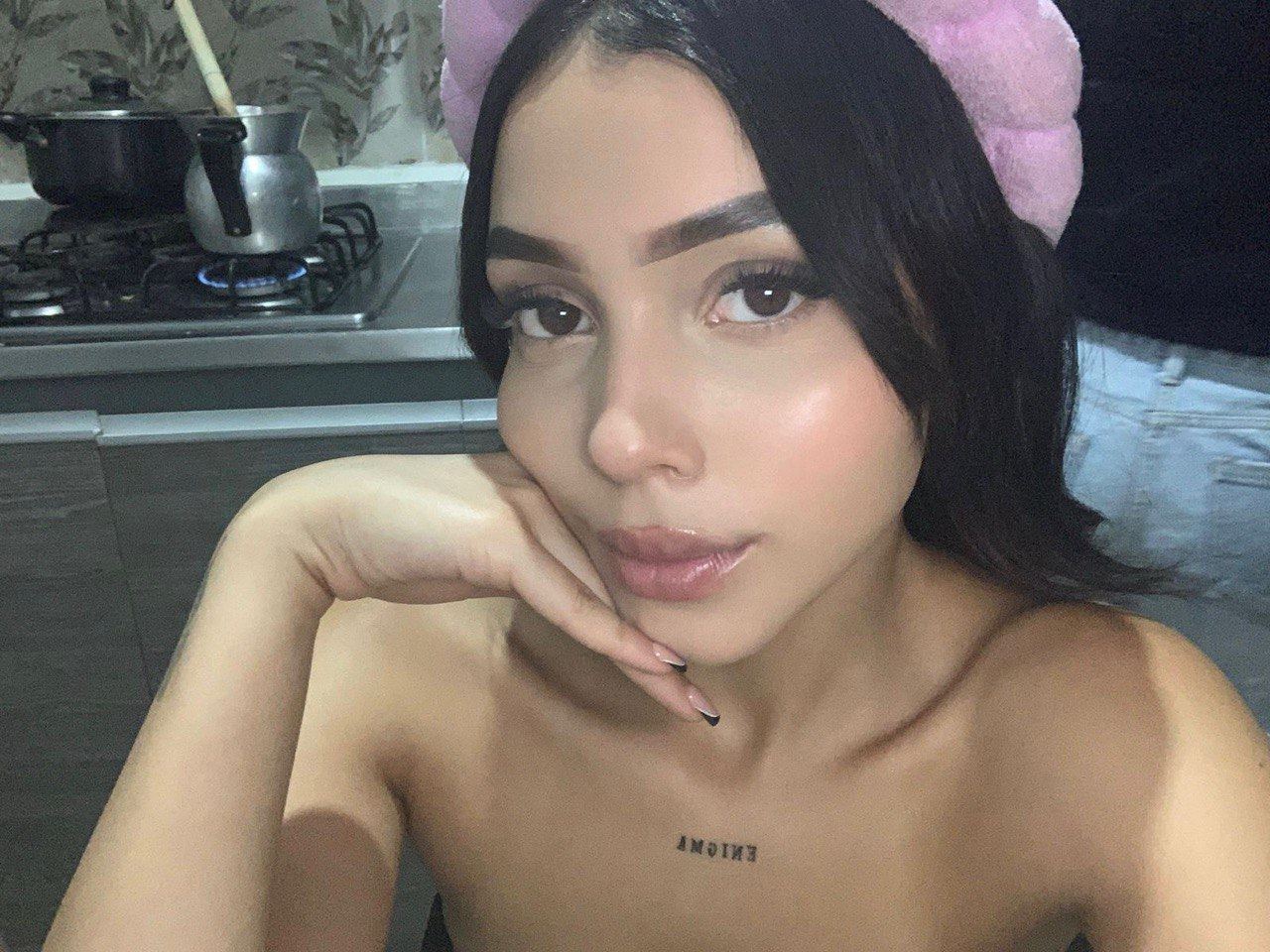 Emily_Charlott's profile - Image n°0