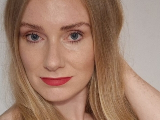 Emily_Red_Uk
