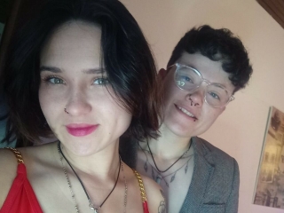 Live Sex Emilyandcristin