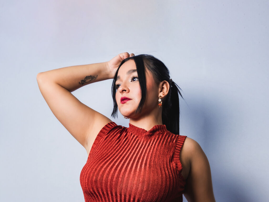 Emilybarclay's profile - Image n°1