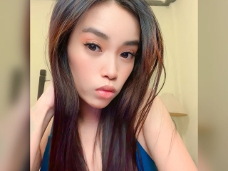 Webcam sex con Emilycian