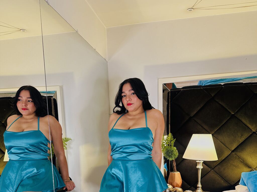 Emilyestrada's profile - Image n°1