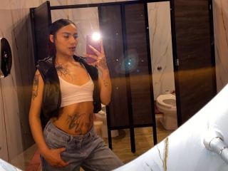 Webcam sex met Emilytomsoon