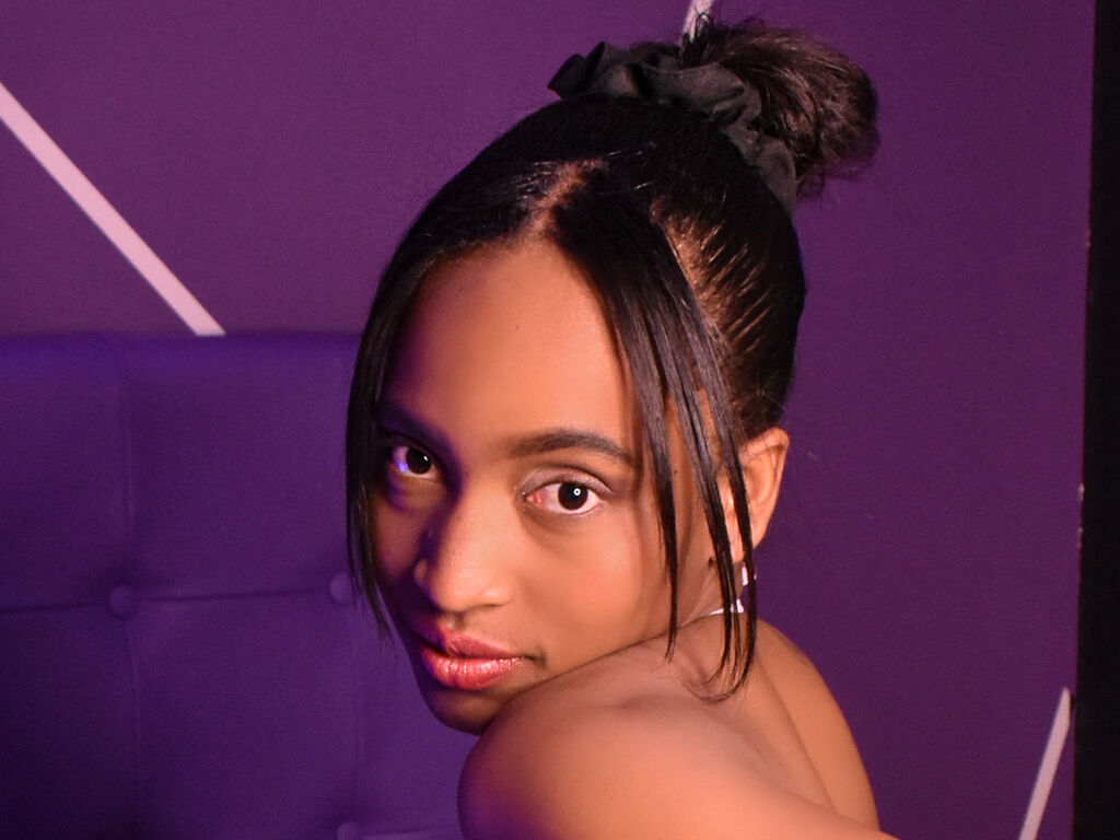 Emilywhatson's profile - Image n°1