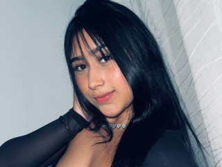 Sexo por webcam con Emilyy77