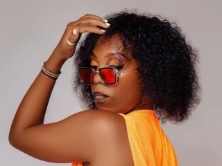 Webcam sex con Emlly