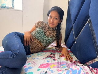 Sexo por webcam con Emma_Noir