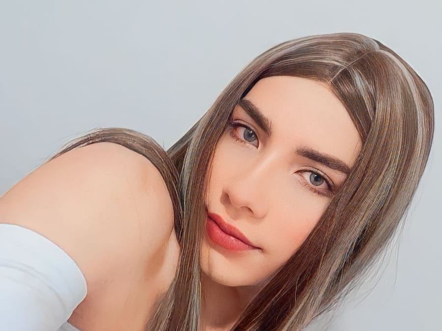 Emmaajonees's profile - Image n°0
