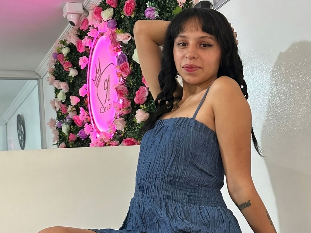 Emmablunt's profile - Image n°0