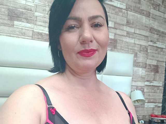 EMMABUTON's profile - Image n°4