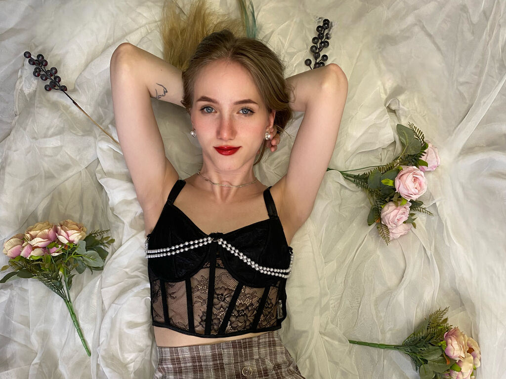 Emmacalim's profile - Image n°1