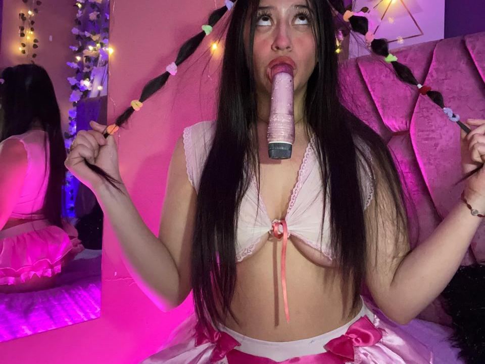 Emmahornyslave's profile - Image n°2