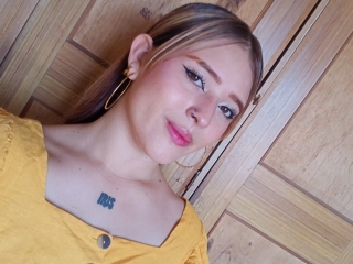 Emmahot111's Sexcam